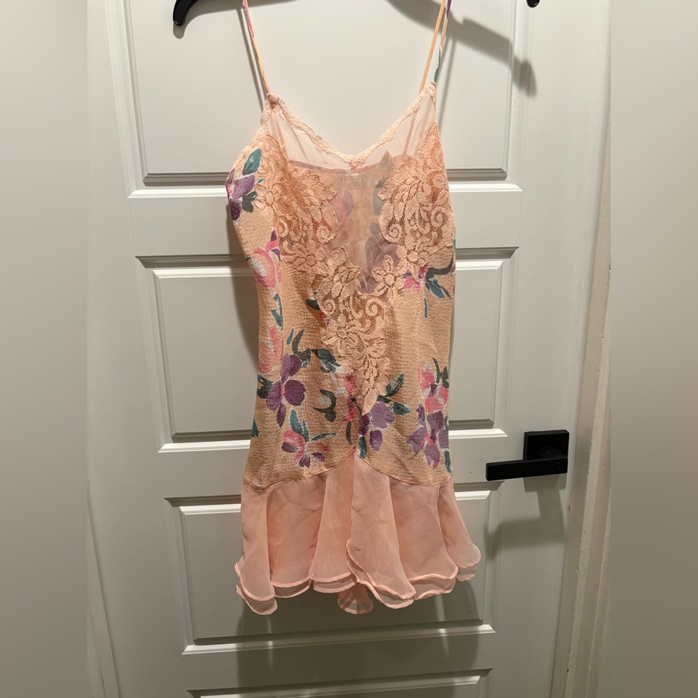 Vintage Victoria's Secret Gold Label Peach Floral Slip Dress - size Small